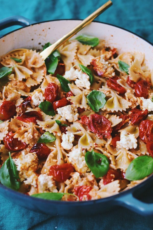 baked feta pasta with cherry tomatoes