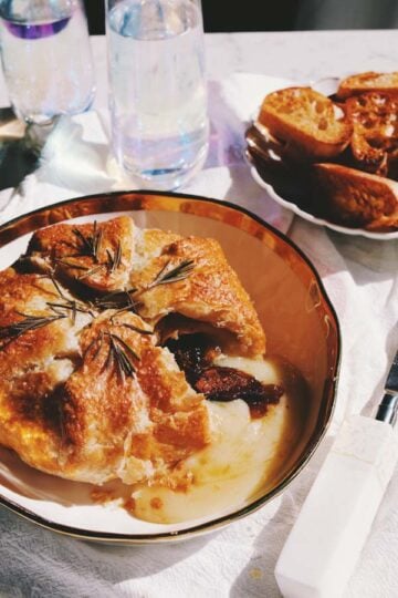baked brie with fig jam