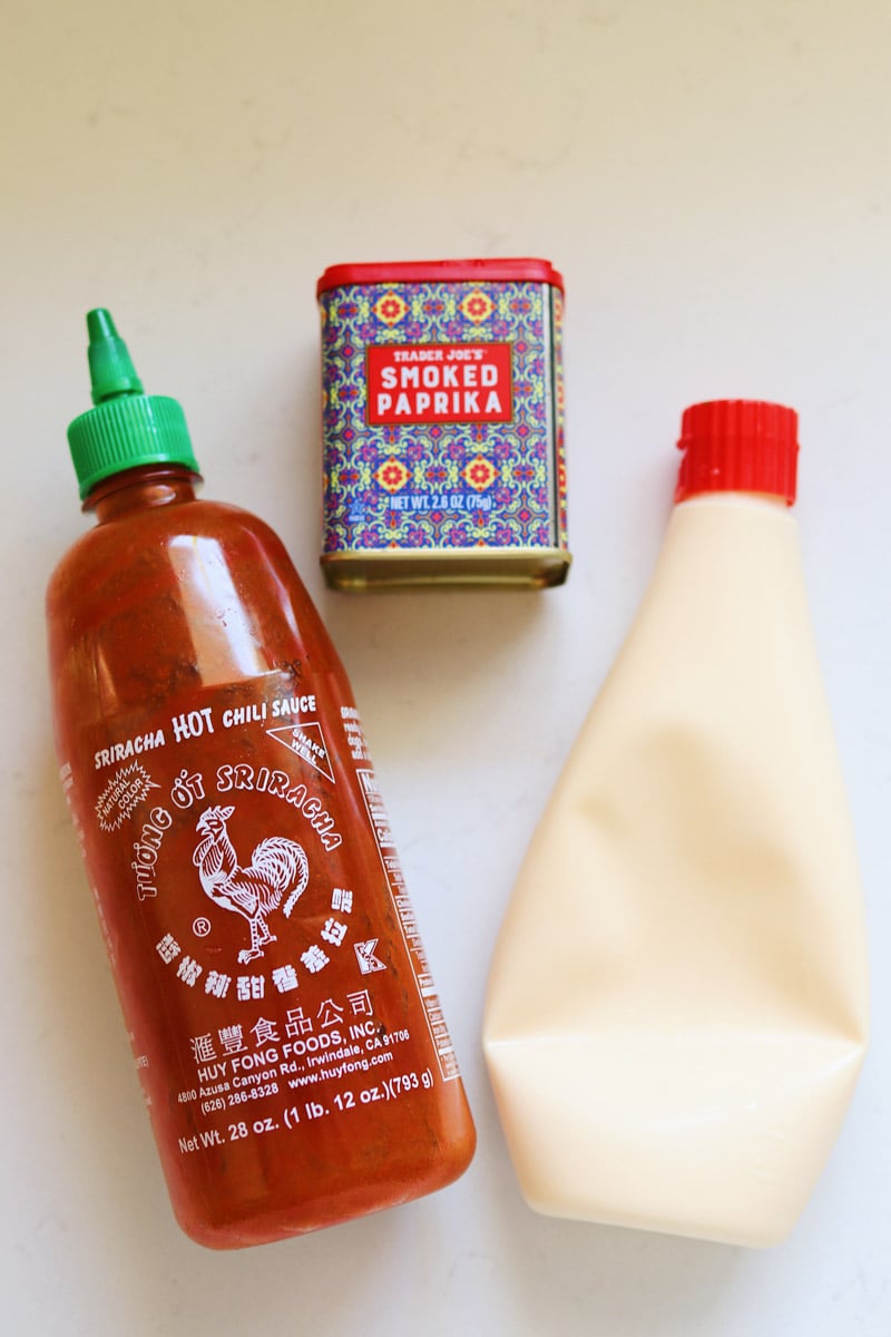 ingredients to make creamy sriracha sauce