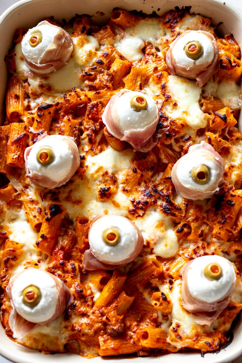 an up close look at the mozzarella eye balls on this spooky pasta.