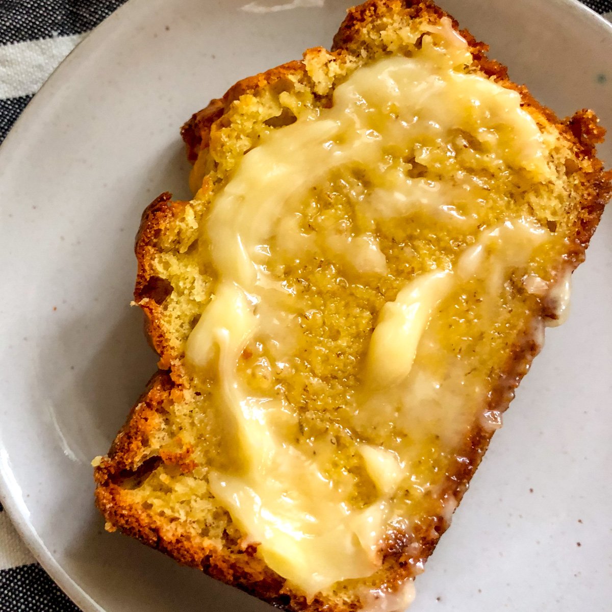 Easy Cake Mix Banana Bread Recipe (Brown Sugar Crust)