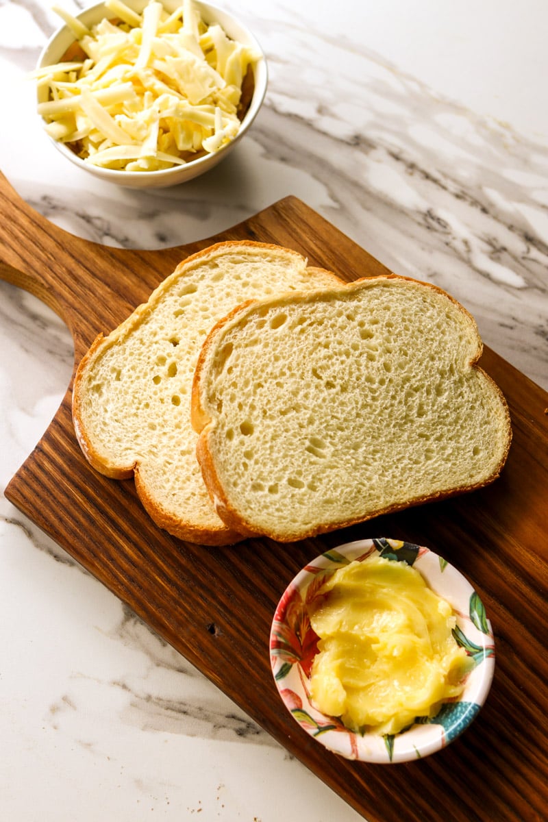 ingredients in an air fryer grilled cheese sandwich.